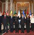 Presidentes reunidos para encontro extraordinário da Unasul, da esquerda para a direita: Nicolás Maduro (Venezuela), Sebastián Piñera (Chile), Evo Morales (Bolivia), Ollanta Humala (peru), Cristina Fernández (Argentina), Dilma Rousseff (Brasil), Juan Manuel Santos (Colômbia) e José Mujica (Uruguai)  Foto: EFE