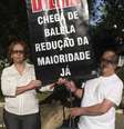 <p>Moradores do bairro Jardim Anchieta, em São Bernardo do Campo, organizam passeata exigindo a redução da maioridade penal em 2013</p>  Foto: Daniel Sobral / Futura Press