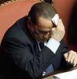 <p>Berlusconi durante sessão no Parlamento, em Roma, em 30 de abril</p>  Foto: Reuters