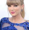 A cantora Taylor Swift foi a grande vencedora dos prêmios Billboard 2013, neste domingo (19), depois de ganhar oito prêmios na cerimônia realizada em Las Vegas. Swift foi nomeada melhor artista do ano, dominou no gênero de música country e seu disco, Red  Foto: Getty Images 