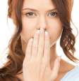 Ao se tratar de câncer bucal, a melhor maneira de prevenir ainda é mudar hábitos que elevam os riscos de desenvolver a doença  Foto: Shutterstock