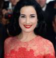 Dita Von Teese optou por um cabelo à moda antiga  Foto: Getty Images 