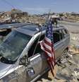 Dois dias após passagem do tornado, Oklahoma se encontra sobre escombros e trabalha na reconstrução  Foto: AP