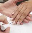 <p>Esmaltes podem transmitir fungos causadores da micose da unha</p>  Foto: Getty Images 