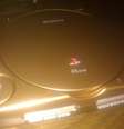 "Eles sabem como mimar uma nerd", disse Notch ao postar foto de PSOne de ouro que ganhou da Sony  Foto: Twitter / Reprodução