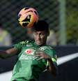 <p>Neymar já arrumou as malas para a Espanha. Quem será o próximo?</p>  Foto: Ricardo Matsukawa / Terra