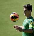 <p>Hernanes ficou marcado por expulsão contra a França em amistoso de 2011</p>  Foto: Ricardo Matsukawa / Terra