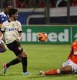 <p>Alexandre Pato perdeu seguidas chances de gol no primeiro tempo</p>  Foto: Gil Leonardi / Agência Lance