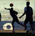 Seleção francesa praticou um futevôlei diferente no Olímpico  Foto: AFP