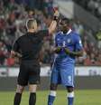 Balotelli foi expulso durante o empate sem gols entre República Checa e Itália em Praga  Foto: AP