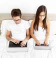 <p>Estudioso diz que usar Facebook em excesso pode gerar mais conflitos entre o casal</p>  Foto: Getty Images 