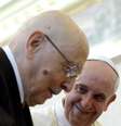 <p>Na tarde deste s&aacute;bado, o Papa se encontrou com o&nbsp;presidente da It&aacute;lia, Giorgio Napolitano, e pediu aos italianos que voltem a confiar na pol&iacute;tica</p>  Foto: AP