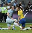 Neymar apareceu pouco no primeiro tempo de Brasil x França  Foto: Ricardo Matsukawa / Terra