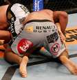 Fabrício Werdum acerta chave de braço para derrotar Rodrigo Minotauro  Foto: Getty Images 