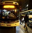 <p>Maior parte dos ve&iacute;culos foi alvo de picha&ccedil;&otilde;es ou apedrejamento</p>  Foto: Bruno Santos / Terra