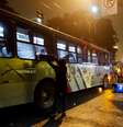 <p>Ônibus foram pichados ao longo do percurso dos manifestantes</p>  Foto: Bruno Santos / Terra