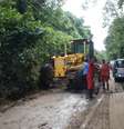 <p>Uruguai teve que percorrer estrada enlameada para chegar ao local de treinamento no Recife</p>  Foto: Eduardo Amorim / Brisa Comunicação e Arte - Especial para o Terra