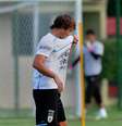 <p>Lugano reclamou da situação do campo de treinamento no Recife</p>  Foto: AFP