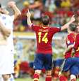 <p>Centroavante Soldado saiu jogando na Espanha e marcou o segundo gol</p>  Foto: Marcelo Pereira / Terra