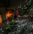 <p>Milhares de pessoas marcham pelas ruas do Rio de Janeiro em mais um protesto pedindo mudanças no País</p>  Foto: EFE
