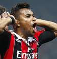 <p>Robinho ainda precisa baixar salários; clube também espera por pedida mais modesta do Milan para liberar o seu camisa 7</p>  Foto: AP