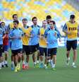 Elenco da seleção espanhola durante treinamento realizado no Rio de Janeiro, nesta quarta-feira  Foto: Daniel Ramalho / Terra