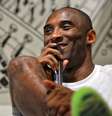 Kobe Bryant durante a inauguração da Arena Seleção, nova loja na Vila Madalena, zona oeste de São Paulo  Foto: Fernando Borges / Terra