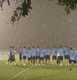 Treino iniciou sob forte chuva, mas logo parou e precipitação não prejudicou o gramado  Foto: Eduardo Amorim / Brisa Comunicação e Arte - Especial para o Terra