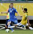 <p>Aplicação de Neymar na marcação faz do jogador o campeão de faltas cometidas</p>  Foto: Ricardo Matsukawa / Terra