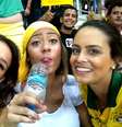 <p>Bruna Marquezine (à esquerda) evitou falar sobre namoro após mudança de atacante para Barcelona</p>  Foto: Instagram / Reprodução