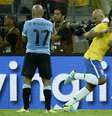 <p>Paulinho foi o herói da suada classificação brasileira</p>  Foto: Ricardo Matsukawa / Terra