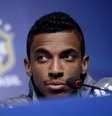 <p>Luiz Gustavo lembrou de Bayern x Barcelona para minimizar posse de bola da Espanha</p>  Foto: Ricardo Matsukawa / Terra