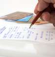 <p>Comprovante de despesa é necessário para quem optar pela declaração completa</p>  Foto: Shutterstock