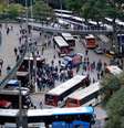 <p>Grupo impediu a passagem de ônibus no Terminal Bandeira, no centro de São Paulo</p>  Foto: Vivi Andreani / vc repórter