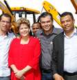 Dilma Rousseff posa para foto com prefeitos durante cerimônia de lançamento do Plano Safra Semiárido 2013/2014  Foto: Roberto Stuckert Filho / PR / Divulgação