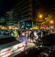 <p>Cerca de 500 manifestantes protestaram na noite desta quinta-feira em frente ao prédio onde reside o governador do Rio de Janeiro, Sérgio Cabral (PMDB), no bairro do Leblon</p>  Foto: Mauro Pimentel / Terra