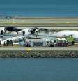 A parte superior do Boeing ficou destruída  Foto: AP