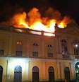 <p>Análise preliminar sugere que 30% do prédio tenha sido destruído</p>  Foto: Maurício Tonetto / Terra
