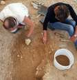 Seputura de 14 mil anos foi descoberta por arquólogos na França, perto de Marselha  Foto: AFP