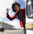 <p>"Fantasiado" de Dilma Rousseff, manifestante leva sua mensagem de protesto em Brasília</p>  Foto: Reuters