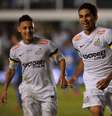 <p>Empate na Vila enfureceu a torcida santista, que voltou a pedir por reforços; Léo culpou o árbitro do confronto pelo vexame</p>  Foto: Ivan Storti/ Agência Lance / Divulgação