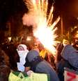 <p>Rojão deu início a confronto entre manifestantes e polícia nas proximidades do Palácio Guanabara</p>  Foto: Daniel Ramalho / Terra