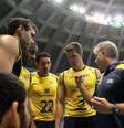 Bernardinho orienta jogadores brasileiros em partida contra os Estados Unidos  Foto: Alexandre Arruda/CBV / Divulgação