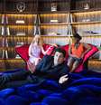 <p>Os atores Jason Biggs e Danielle Brooks vieram ao Brasil para divulgar a série do Netflix 'Orange is the New Black'. Piper Kerman, autora do livro que inspirou a série, também esteve em São Paulo</p>  Foto: Divulgação