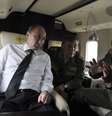 <p>Putin conversa com militares ap&oacute;s observar exerc&iacute;cios na regi&atilde;o de Zabaykalsky nesta quarta-feira</p>  Foto: Reuters