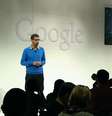 Vice-presidente para Android, Chrome e Apps do Google, Sundar Pichai, apresenta novidades do gigantes de buscas  Foto: Reprodução