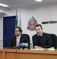 Os promotores Eduardo Olavo Canto (à esq.) e Fernando Pereira da Silva, responsáveis pela acusação dos réus durante o julgamento que começa nesta segunda  Foto: Vagner Magalhães / Terra