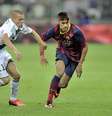 <p>Atacante Neymar sofreu com a truculência dos marcadores do Lechia Gdansk em sua estreia</p>  Foto: Getty Images 