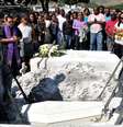 <p>O corpo de Isabela Severo dos Santos, 3 anos, &eacute; sepultado no cemit&eacute;rio Campo Grande</p>  Foto: Antônio Luis / Futura Press