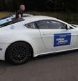 <p>Aston Martin chegou a 200 km/h</p>  Foto: Allan Brito / Terra